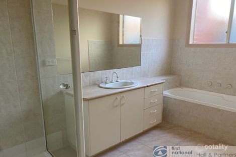 Property photo of 2/89 Neasham Drive Dandenong North VIC 3175
