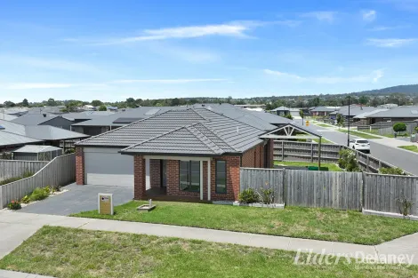 Property photo of 1 St Helena Way Moe VIC 3825