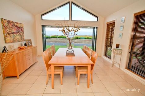 Property photo of 3 Elizabeth Drive Lake Wyangan NSW 2680