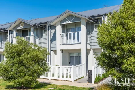 4 Clara Walk, Gisborne, VIC 3437