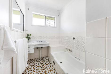 Property photo of 47 Holland Street Hillvue NSW 2340