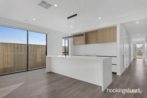 Property photo of 13 Commonwealth Circuit Donnybrook VIC 3064