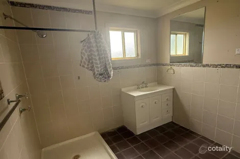 Property photo of 6 Redgum Place Narromine NSW 2821