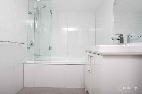 Property photo of 16/36 Kitchener Street Coorparoo QLD 4151