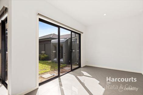 Property photo of 14 Lefroy Walk Wollert VIC 3750