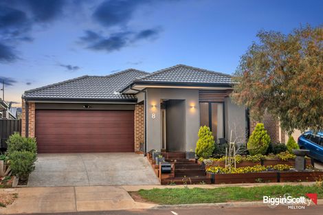 Property photo of 8 Diamond Parade Cobblebank VIC 3338