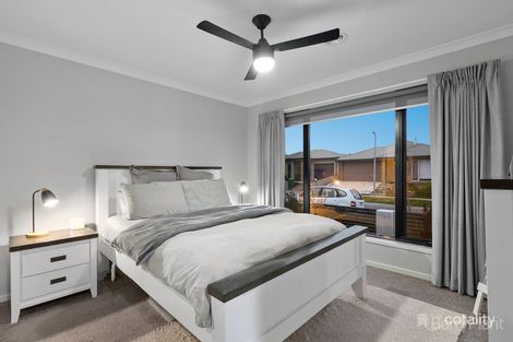 Property photo of 33 Arlington Avenue Pakenham VIC 3810