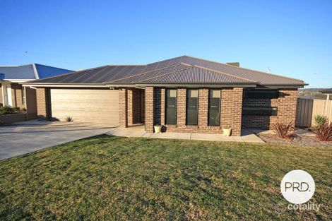 Property photo of 17 Willang Crescent Glenfield Park NSW 2650