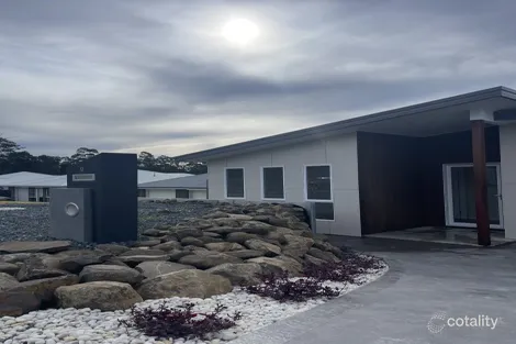 9 Pelsart Ave, Sunshine Bay, NSW 2536