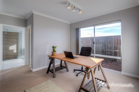 Property photo of 13 Selacosa Avenue Jindalee WA 6036