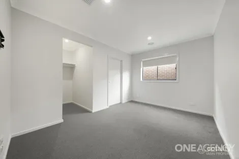 Property photo of 16 Myrtleleaf Street Tarneit VIC 3029