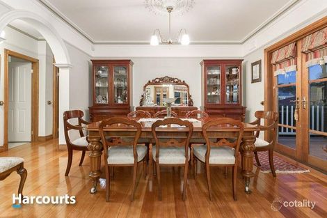 Property photo of 10 Barellan Mews Berwick VIC 3806