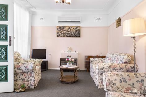 Property photo of 17 Dawn Drive Seven Hills NSW 2147