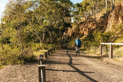 Property photo of 5 Weir Loop Bundoora VIC 3083