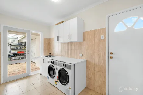 Property photo of 47 Excelsior Parade Hindmarsh Island SA 5214