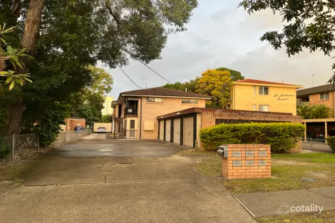 3/173 Muir St, Labrador, QLD 4215