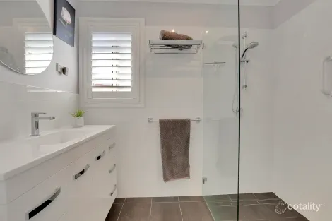 Property photo of 14 Willow Crescent Kanahooka NSW 2530