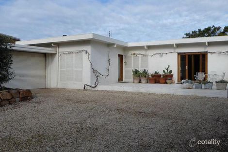 5 Larkins Pl, Lake Tyers Beach, VIC 3909