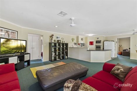 Property photo of 9 Salmon Place Sandstone Point QLD 4511