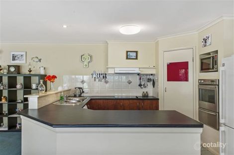 Property photo of 9 Salmon Place Sandstone Point QLD 4511