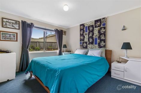 Property photo of 9 Salmon Place Sandstone Point QLD 4511