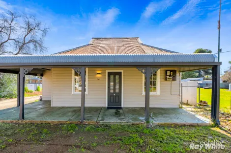 24 Derry St, Ganmain, NSW 2702