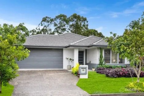Property photo of 32 Paluma Crescent Pimpama QLD 4209
