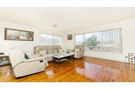 Property photo of 77 Stornaway Road Queanbeyan NSW 2620