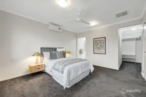 Property photo of 8 Wavertree Crescent Werribee VIC 3030