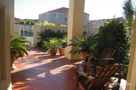 Property photo of 8 Barbara Way Benowa QLD 4217