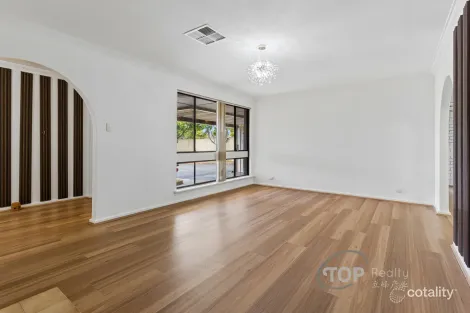 Property photo of 30 Mirrelia Way Riverton WA 6148