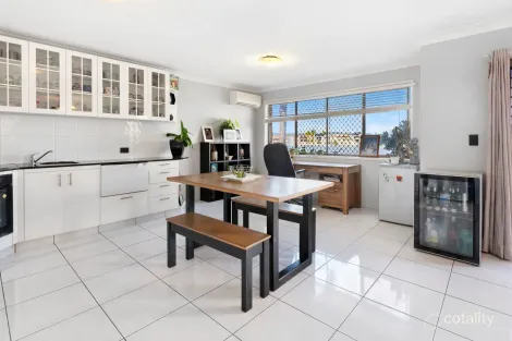 Property photo of 1/39 Duet Drive Mermaid Waters QLD 4218