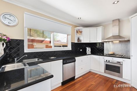 Property photo of 2 Tudor Court Blackburn South VIC 3130
