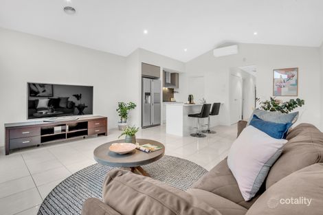 Property photo of 12 Viewrise Walk Craigieburn VIC 3064