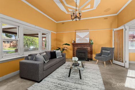 Property photo of 17 Wallace Road Burwood VIC 3125