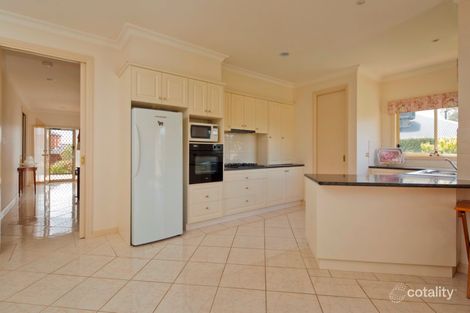 Property photo of 4 Devon Close Strathdale VIC 3550