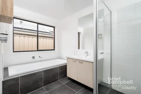 Property photo of 12 Dutton Way Kialla VIC 3631