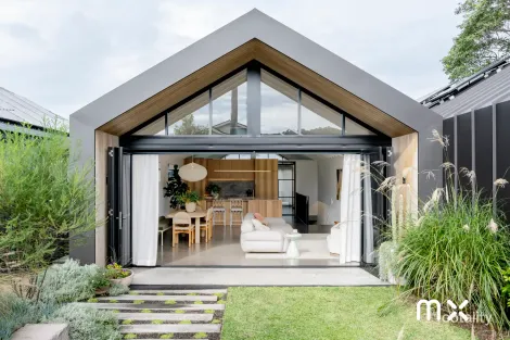 Property photo of 8A Hillcrest Avenue Woonona NSW 2517