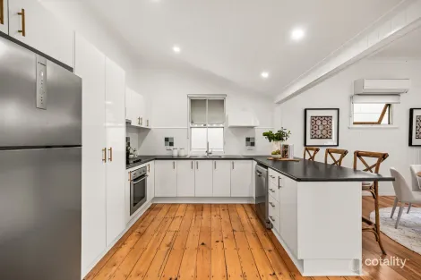 Property photo of 18 Eversley Terrace Yeronga QLD 4104