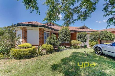 24 Mckeown Cres, Roxburgh Park, VIC 3064