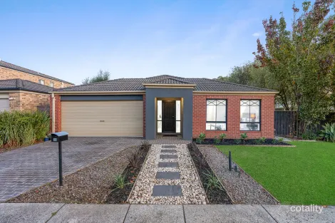 Property photo of 13 Findon Way Berwick VIC 3806