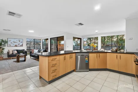 Property photo of 13 Findon Way Berwick VIC 3806