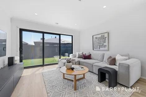 Property photo of 16 Pecan Grove Clyde North VIC 3978