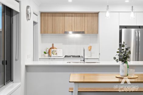 Property photo of 92 Chambers Ridge Boulevard Park Ridge QLD 4125