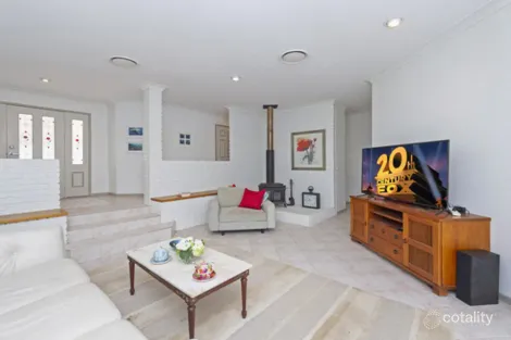 Property photo of 31 Edgeworth Place Helensvale QLD 4212