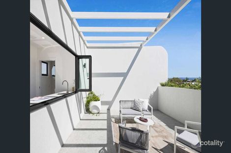 2/22 Riviera Rd, Miami, QLD 4220