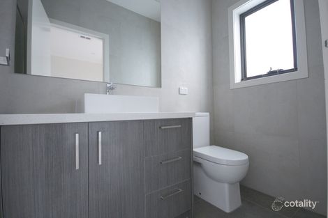 Property photo of 17 Zeal Way Craigieburn VIC 3064