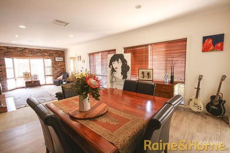 Property photo of 19 Ingrid Place Dubbo NSW 2830