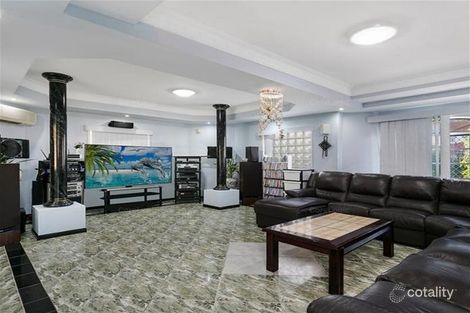 Property photo of 22 Windermere Crescent Carindale QLD 4152