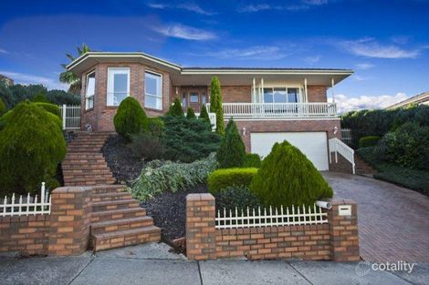 42 Edrington Park Dr, Berwick, VIC 3806